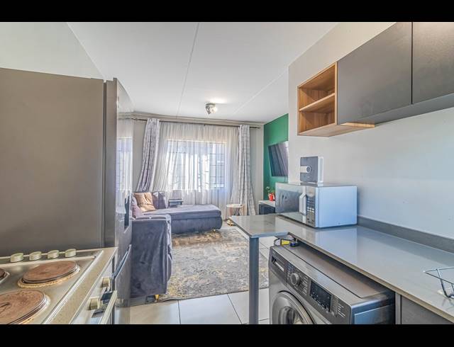 2 BEDROOM APARTMENT FOR SALE IN FLEURHOF